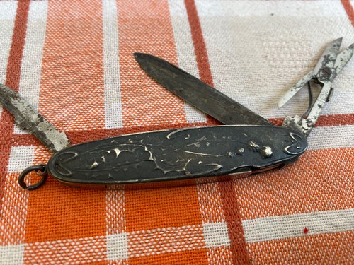 Ancien petit couteau - , pliant